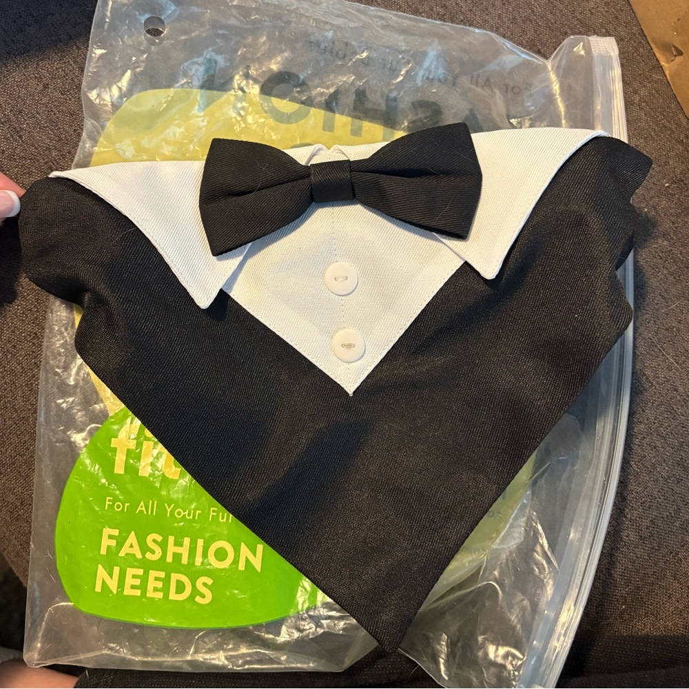 Black and white tuxedo pet collar